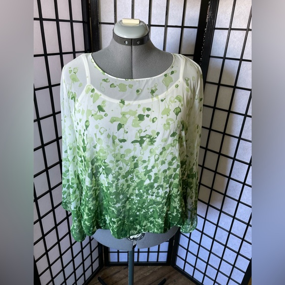 Alfani Petite Green Leaf Bubble Hem Flute Sleeve Blouse - Picture 2 of 9